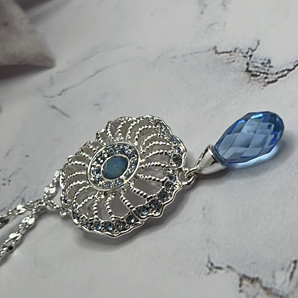 BRAND NEW Givenchy 16” Drop Crystal Pendant Necklace. - Picture 13 of 13